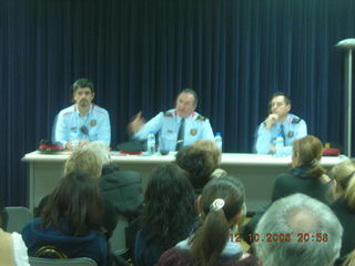 Xerrada dels Mossos d'Esquadra al Centre C&iacute;vic de Gav&agrave; Mar (10 de desembre de 2008)